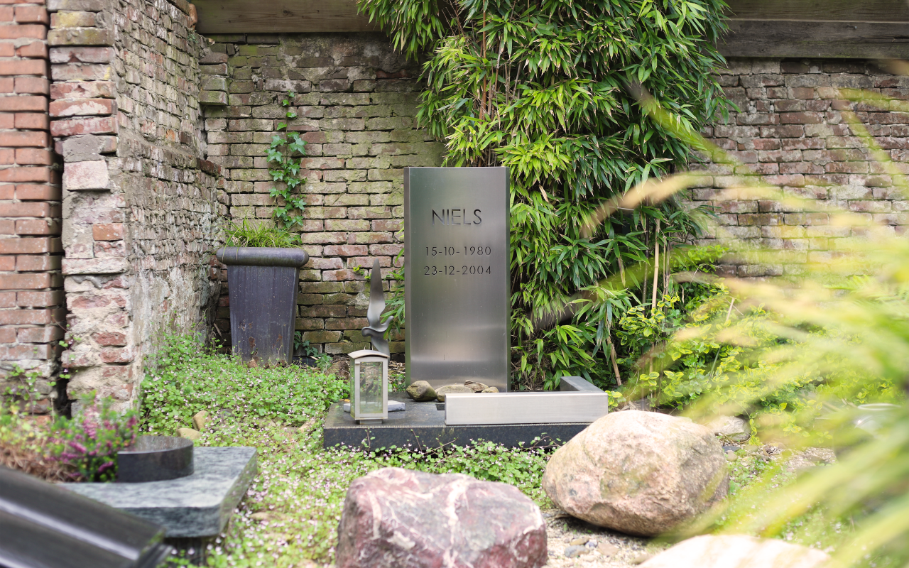 Inspiratie tuin Alkmaar grafstenen